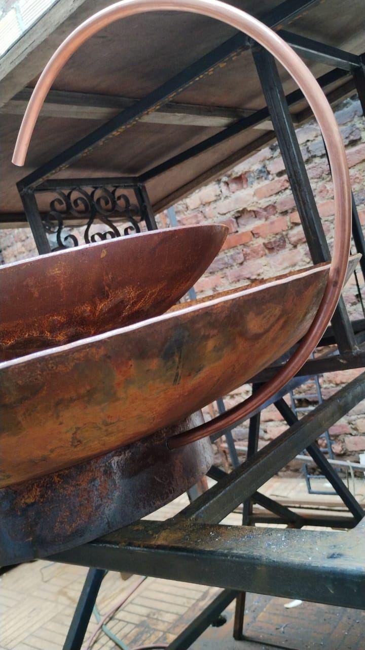 Modern Corten Steel Bird Bath Fountain: Minimalist Garden Decor with LED