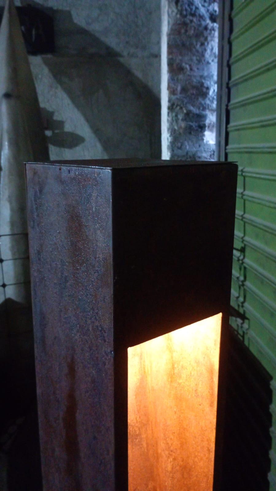 Custom Modern Post Light with LED – Handcrafted Outdoor Lighting