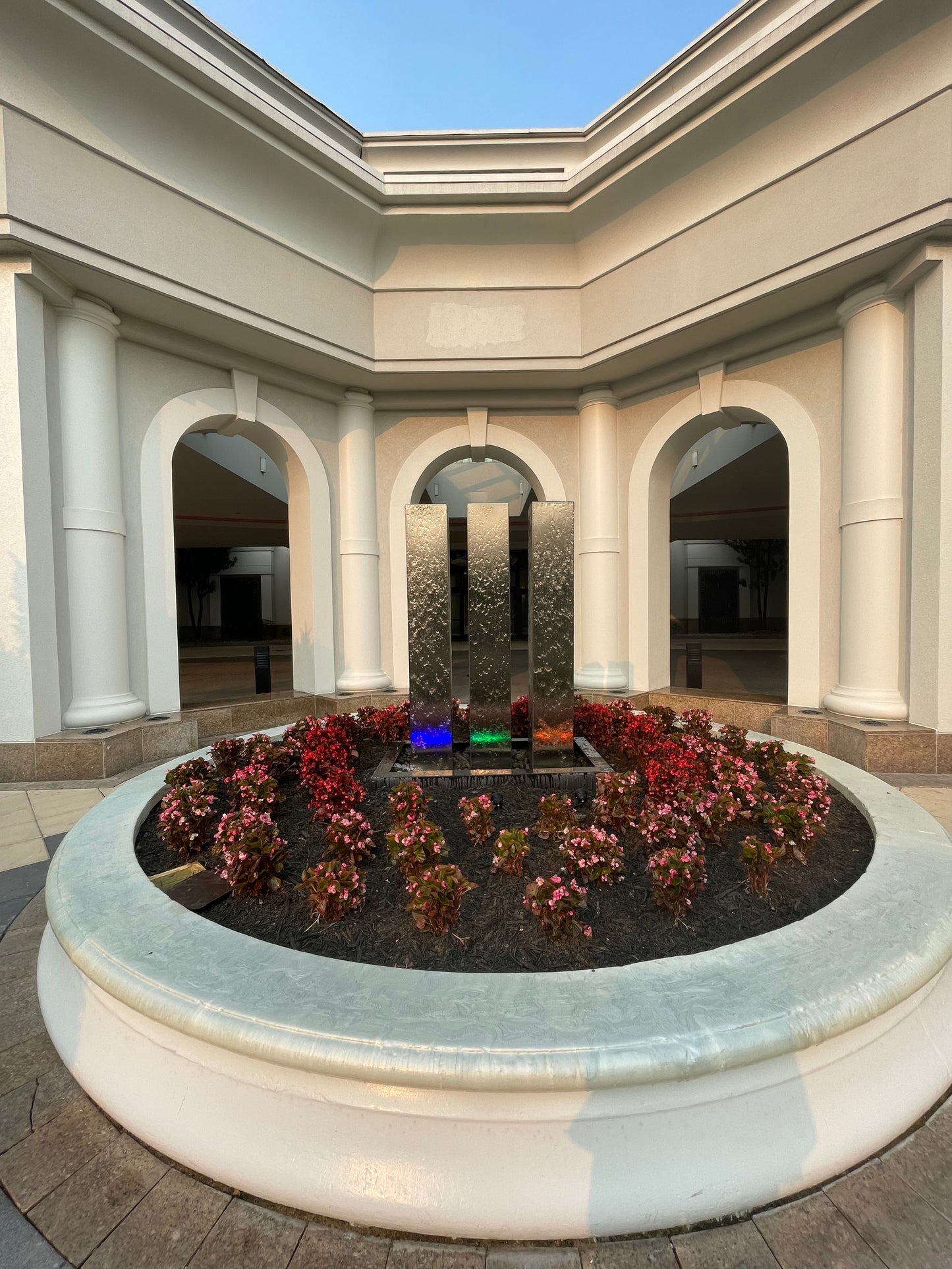 Modern Steel Water Fountain with LED Lighting – 3-Blocks Outdoor Water Feature