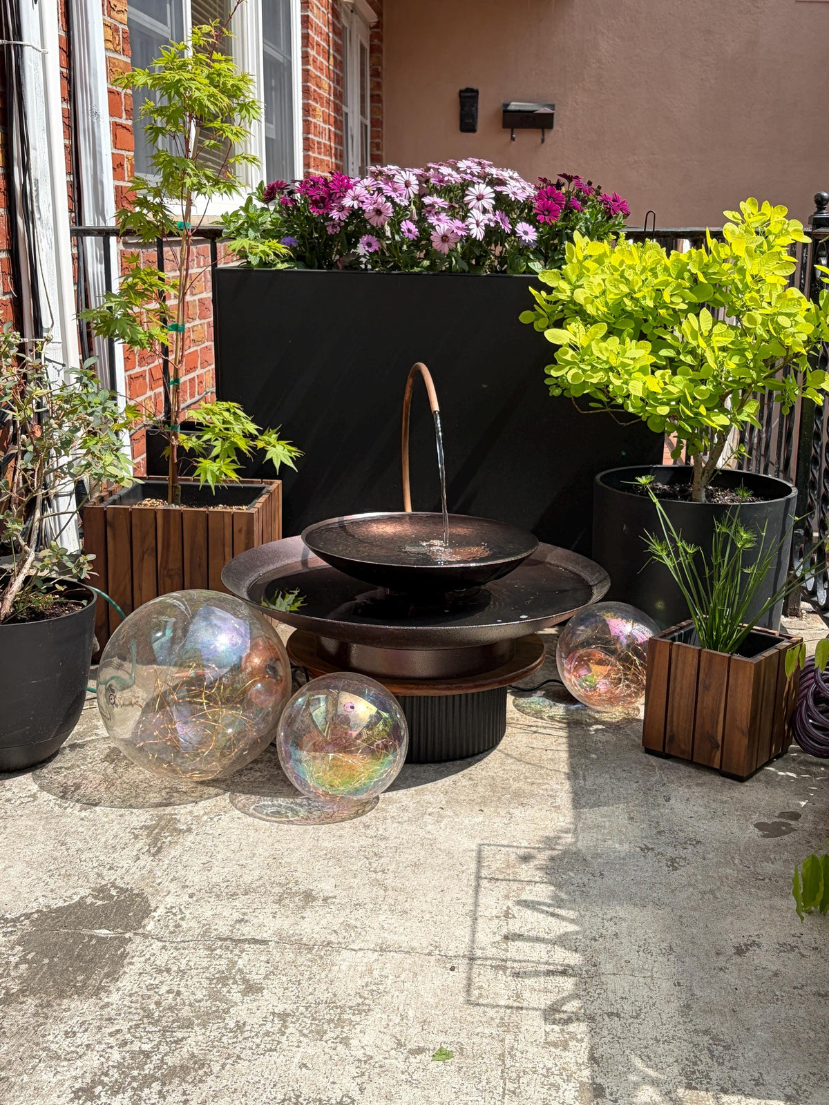 Modern Corten Steel Bird Bath Fountain: Minimalist Garden Decor with LED