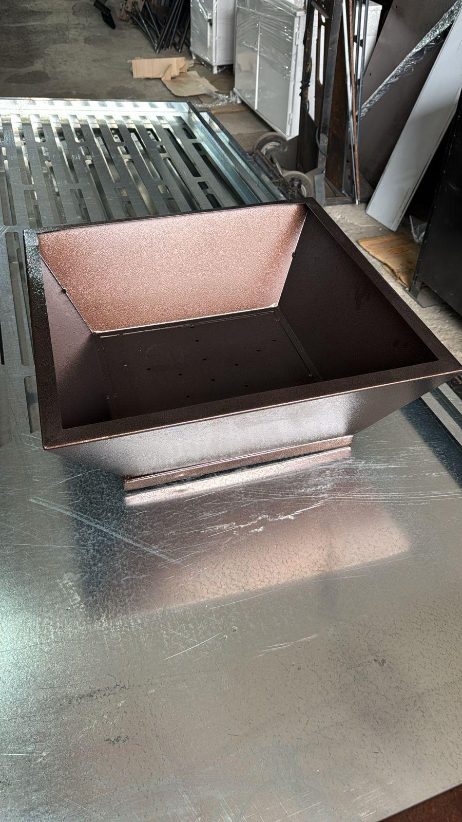 Pedestal Steel Planter – Hammered Copper Finish (22")