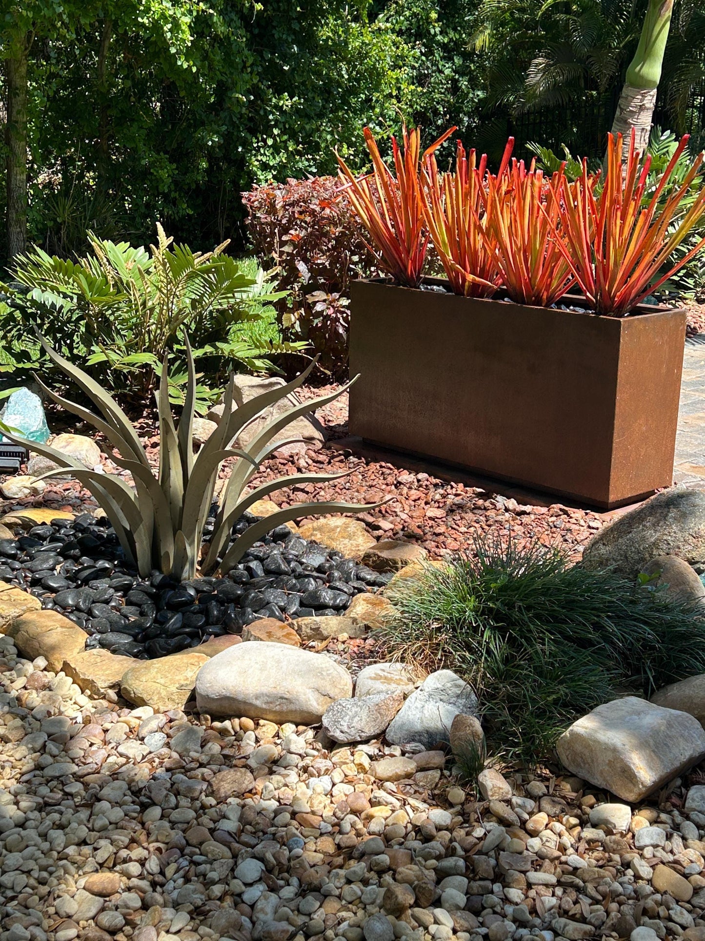 Rectangular Steel Planter Box – Modern Outdoor Garden Decor